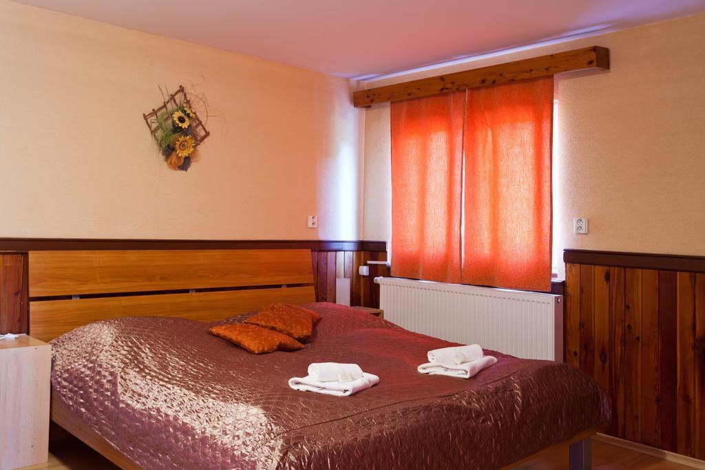 Penzion Tajch Nova Bana Exterior foto